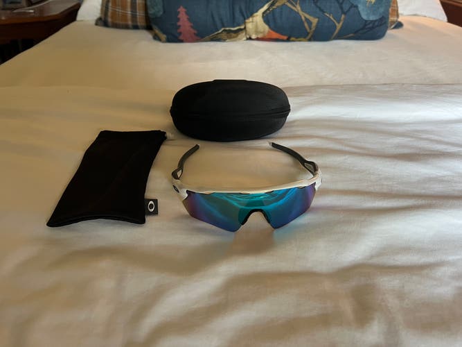 Men's Medium/Large Oakley Radar EV Sunglasses (Used)