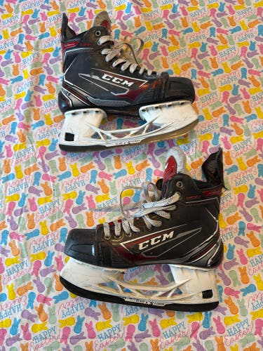 CCM JetSpeed Vibe Hockey Skates Size 6.5 (Used)