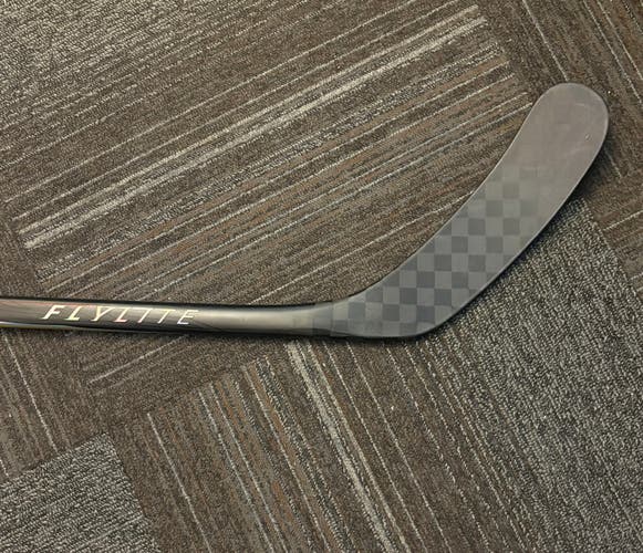 Senior Bauer Vapor Flylite Left Hand Hockey Stick P92M 77 Flex (New)