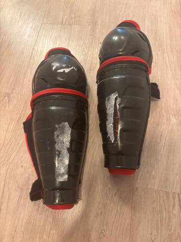 Youth CCM LTP 10" Shin Pads (Used)