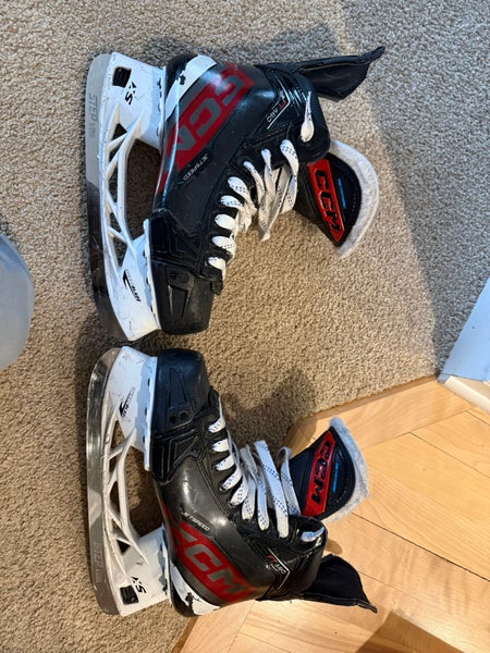 Black 2023 CCM JetSpeed FT680 Hockey Skates Regular Width Size 5 (Used)
