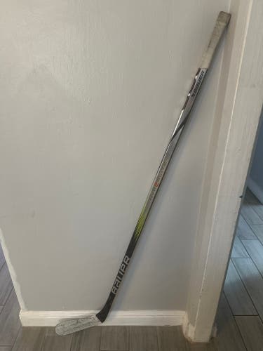 Senior Bauer Vapor Hyperlite 2 Right Handed Hockey Stick P92 70 Flex (Used)