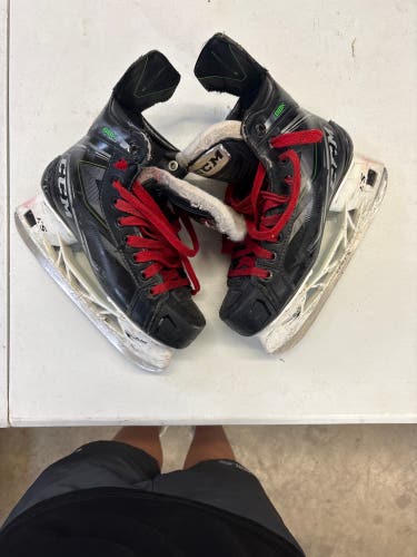 2021 CCM Ribcor 88K Hockey Skates Regular Width Size 4.5 (Used)