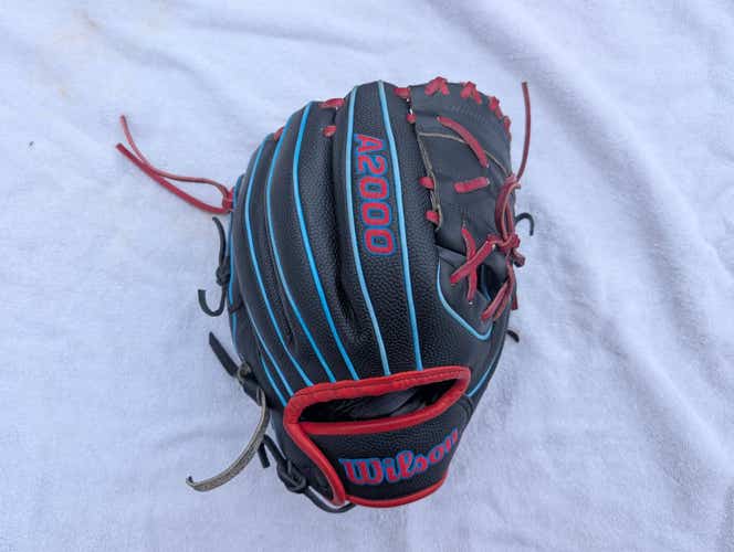 Wilson RH Infield A2000 PFX2 11" One Piece Web Baseball Glove 11" (Used)