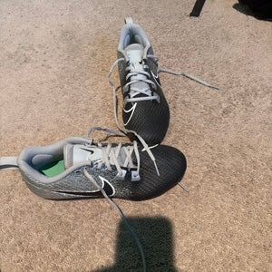 Men's Size M 8.5 (W 9.5) Nike Low Top Molded Cleats (Used)