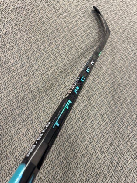 Intermediate Teal Bauer Nexus Tracer Right Handed Hockey Stick P28 55 Flex (New)