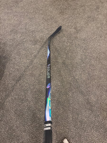 Intermediate Bauer Vapor Flylite Right Handed Hockey Stick P28 65 Flex (Used)