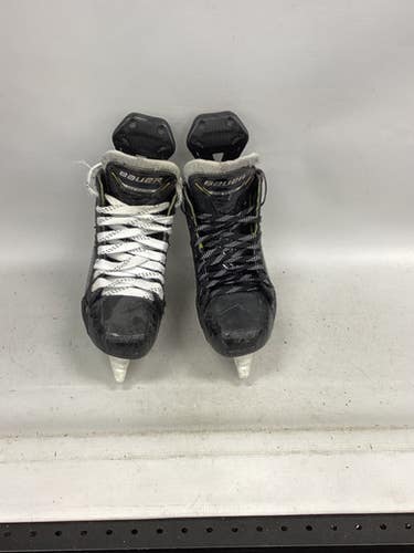 Used Bauer SUPREME M5 PRO Junior Hockey Skate Junior 04.5 11851-S000044647