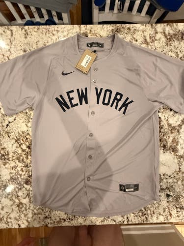 Derek Jeter ( cooperstown collection) Gray Large Men's Nike Jersey (New)
