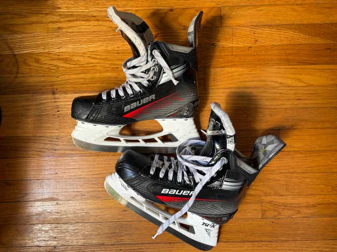 Bauer Vapor X3 Hockey Skates Regular Width 7.5 (Used)