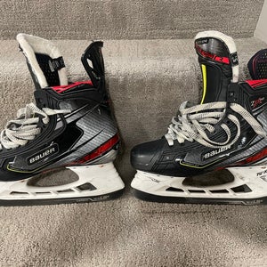 2023 Bauer Vapor X5 Pro Hockey Skates 7.5 (Used)