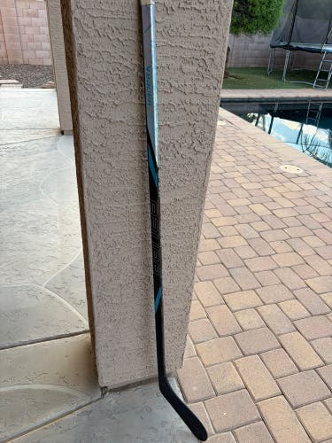 Intermediate Bauer Nexus Tracer Left Hand Hockey Stick P28 40 Flex (Used)