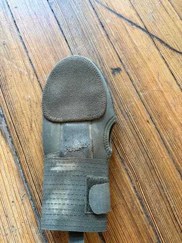 Brown Senior EvoShield Sliding Mitt (Used)