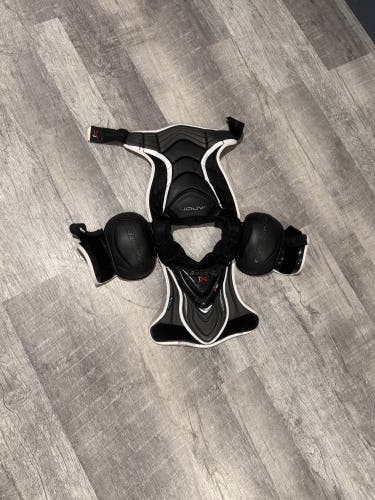 Men's Small Junior Bauer Vapor 1X Shoulder Pads (Used)