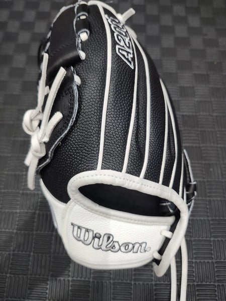 Wilson Pitcher's Baseball Glove 12" (New)