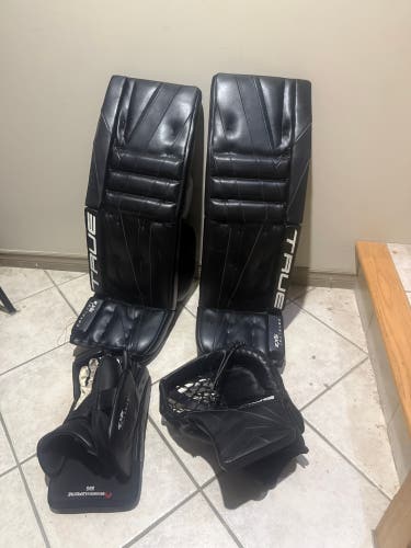 35" 2023 True Catalyst 9x Regular Goalie Full Set (Used)