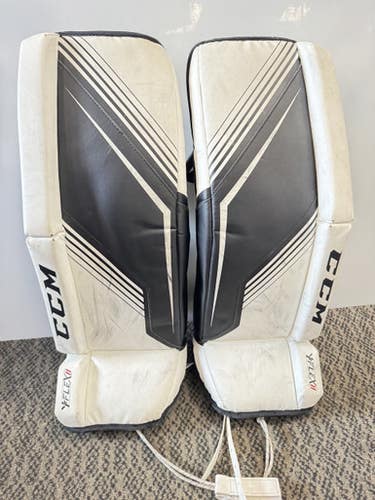 Used CCM Y T FLEX 2 W/ RIP Goalie Leg Pads Youth White 26" 11860-S000306190