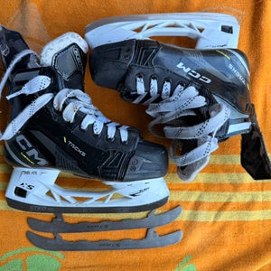 2022 CCM Tacks AS580 Hockey Skates Wide Width Size 2.5 (Used)