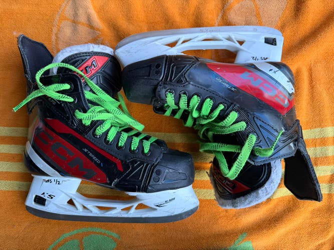 2023 CCM JetSpeed FT670 Hockey Skates Regular Width Size 4 (Used)