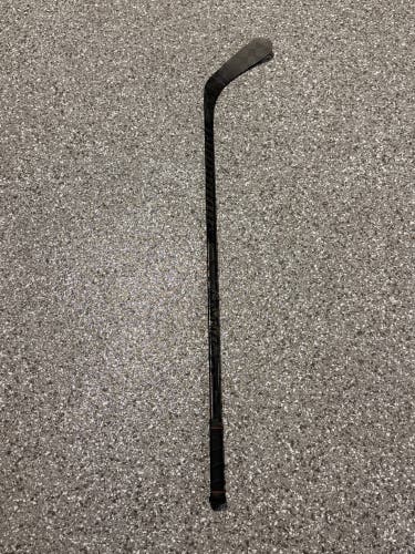 Youth Warrior Covert QR6 Pro Right Handed Hockey Stick P28 20 Flex (Used)