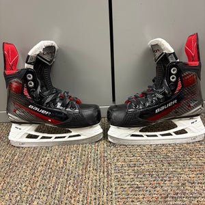 2023 Bauer Vapor X5 Pro Hockey Skates Regular Width 13.5 (Used)