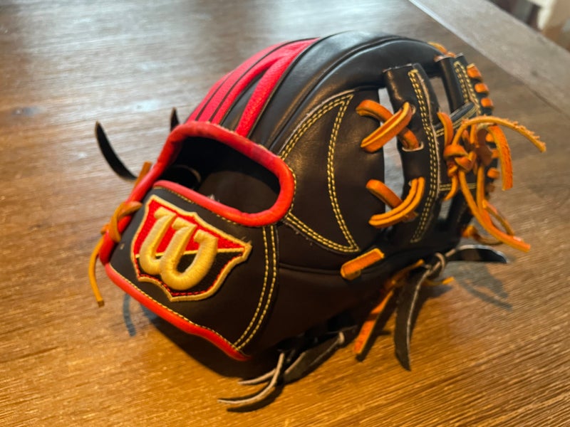 2024 Wilson Staff RH Infield Baseball Glove 10.5" (Used)