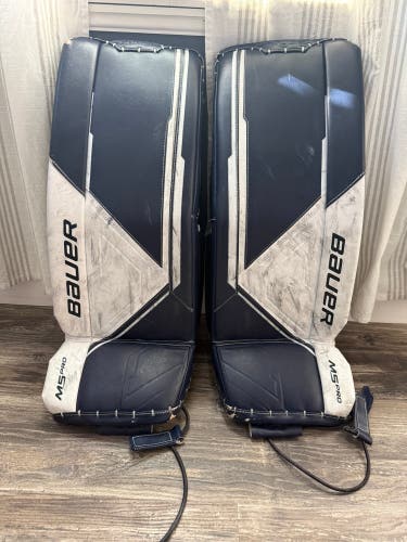 29" Bauer Supreme M5 Pro Goalie Leg Pads (Used)