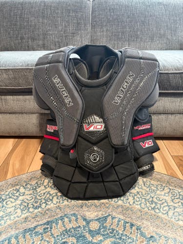 Small Vaughn Velocity V10 Pro Carbon Goalie Chest Protector (Used)