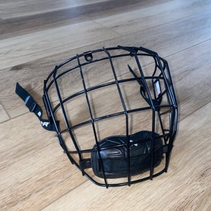 Medium Bauer Profile II Facemask (Barely Used)
