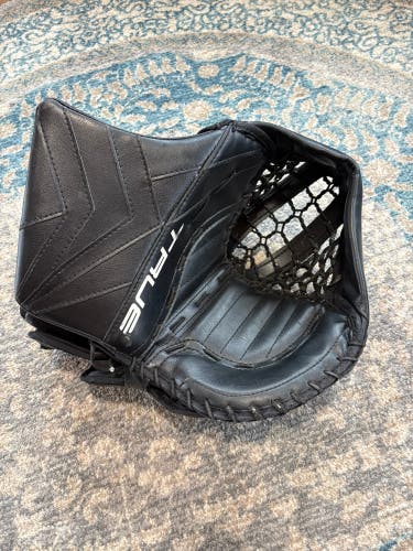 True Catalyst 7x3 Regular Goalie Glove (Used)