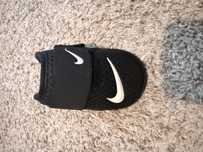 Black Junior Nike Elbow Protection (Used)