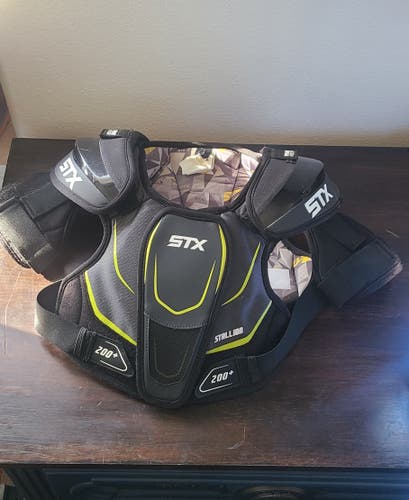 Medium Youth STX Stallion 200+ Shoulder Pads (Used)