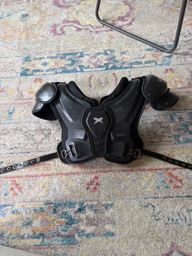 Large Youth Xenith Velocity 2 Shoulder Pads (Used)
