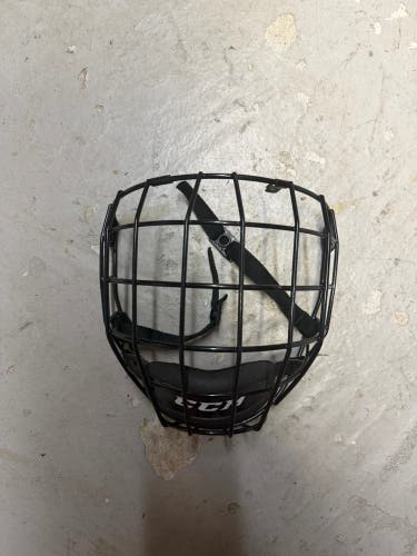 Large CCM FM580 Full Cage (Used)
