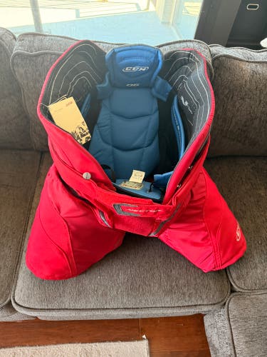 Senior XL CCM Vector Hockey Pants (New)