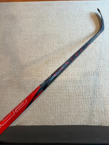 Senior Bauer Nexus Tracer Right Handed Hockey Stick P28 77 Flex (New)