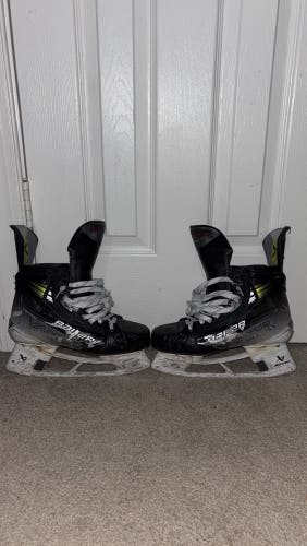 2023 Bauer Vapor Hyperlite 2 Hockey Skates Pro Stock 7 (Used)