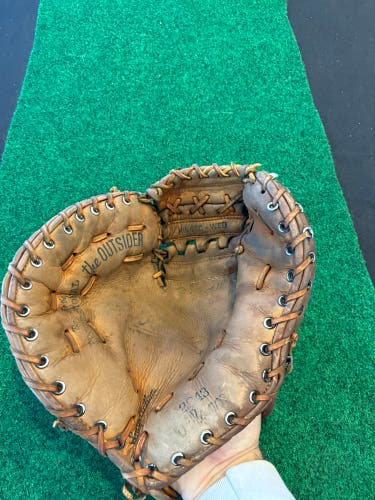 Baseball Glove: Vintage Wilson "The Outsider" A2842 baseball first base mitt. Sz: 13”