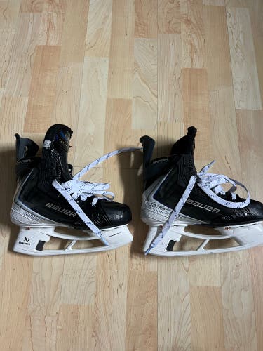 2025 Bauer Vapor Flylite Hockey Skates Regular Width Size 3.5 (Used)