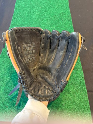 Softball Glove: Wilson Softball Elite A2444 14" glove