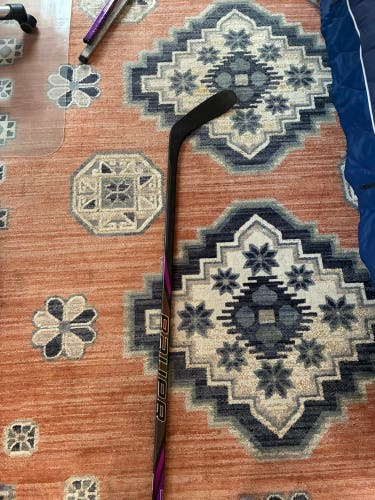 Senior Bauer Nexus Tracer Right Handed Hockey Stick P28 70 Flex slightly used