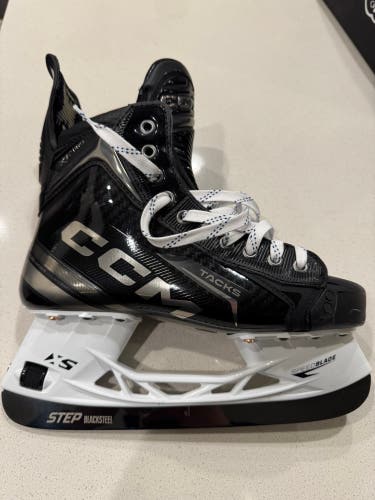 2024 CCM Tacks XF Pro Hockey Skates Regular Width 8 (Used)