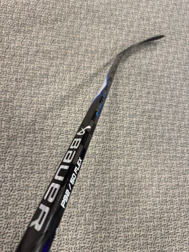 Junior Bauer Vapor Flylite Left Hand Hockey Stick P92 50 Flex (New)