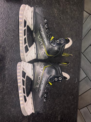 Black 2021 Bauer Vapor 3X Hockey Skates Regular Width 13.5 (Used)