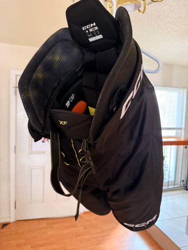 Men's Senior Large CCM Tacks XF Hockey Pants (Used)