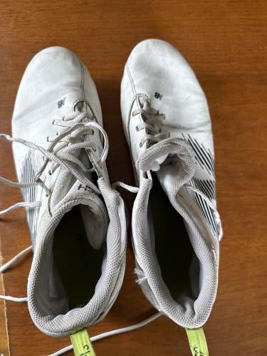 White Men's Size M 12.0 (W 13.0) Adult New Balance Rush Mid Top (Used)