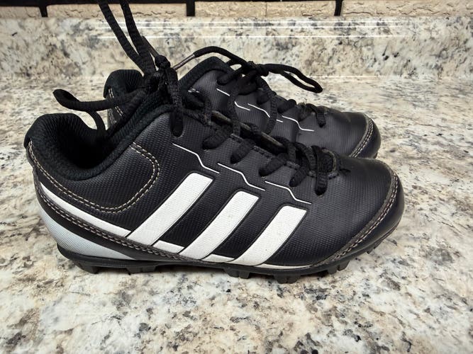 Black Kid's 11K (Little Kids) Youth Adidas Low Top Molded Cleats (Used)
