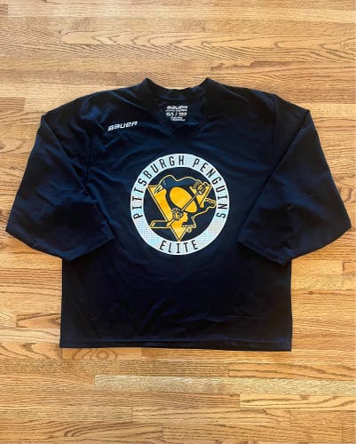 Pittsburgh Penguins Black Adult Small Bauer Jersey (Used)