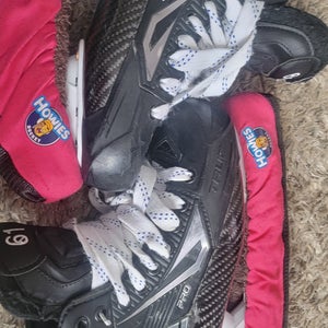 True Catalyst Pro Hockey Skates Pro Stock Size 6.5 (Used)
