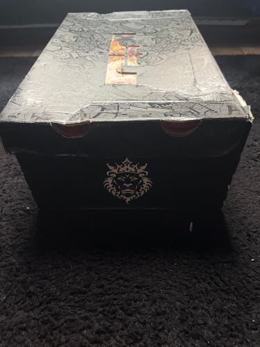 Men's Size M 10.0 (W 11.0) Nike Lebron 19 Shoes (New)